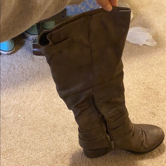 Tall boots - Picture 3 of 4